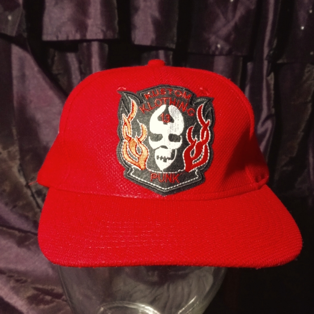Punks not dead Ball cap